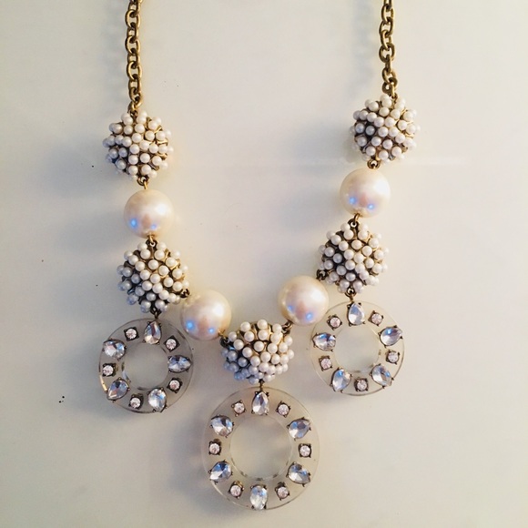 LOFT Jewelry - Pearl and gold necklace from Loft